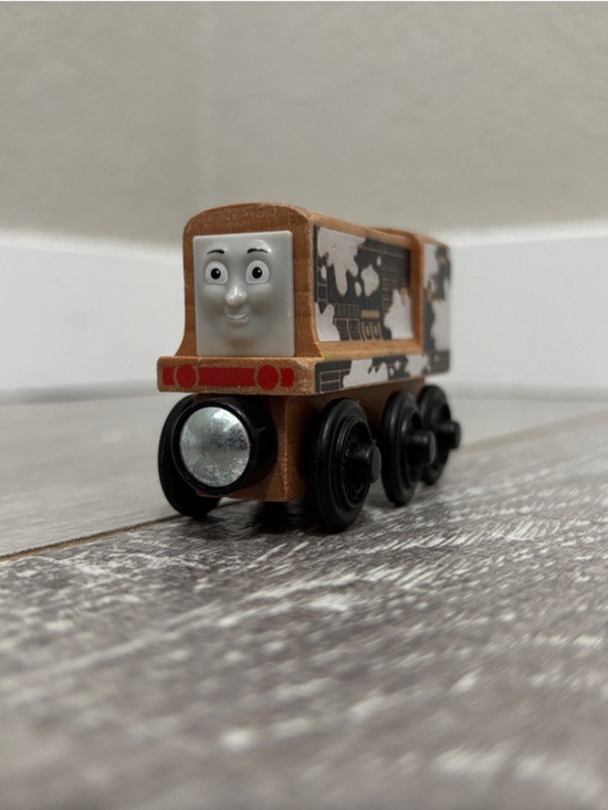 Thomas & Friends Other - Dairy Diesel - Exposed Wood FHM69